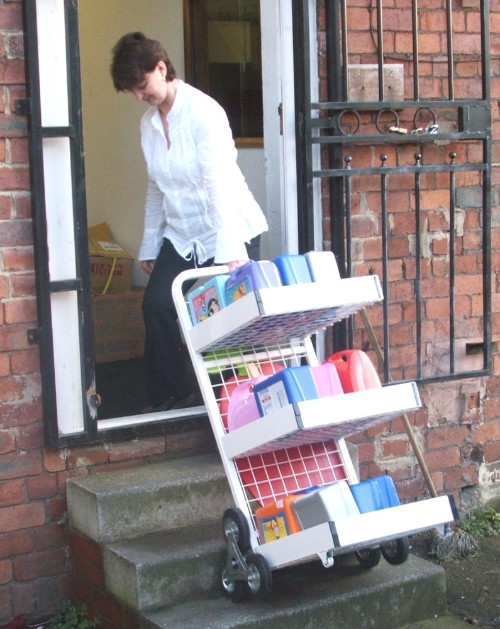 Carry Lunchboxes Up Stairs Easily and Effortlessly