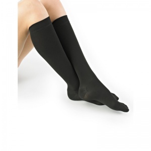 Neo G Knee High Compression Hosiery with Closed Toe