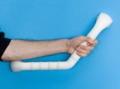 Prima Angled Grab Bar in White 16'' / 40cm